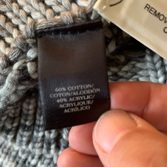 Gorgeous abs snuggly Ann Taylor sweater. Never worn. Retsil 140 - Picture 5 of 5